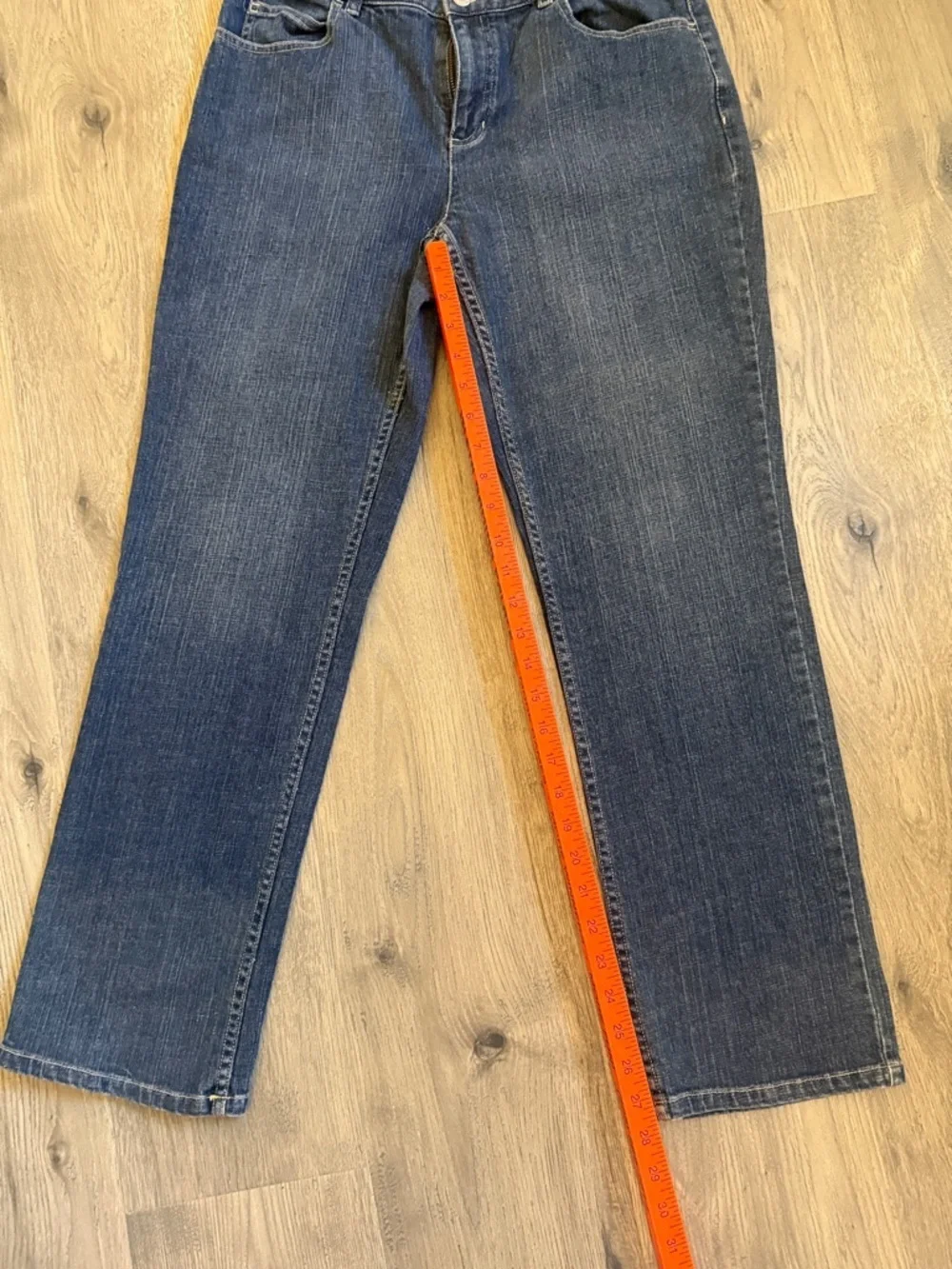 Liz Claiborne Women's Dark Blue Straight-Leg Jeans